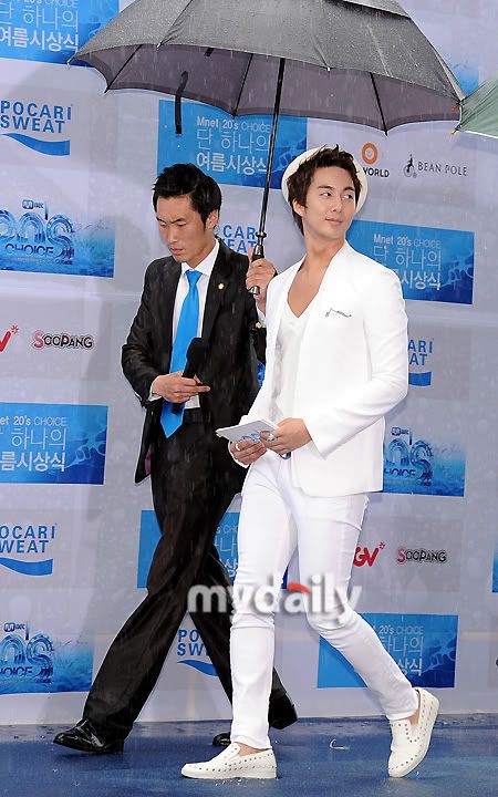 [HJB] Mnet 20s Choice Award (Blue Carpet) [07.07.11] 479c15df8f605e60a08bb7bd