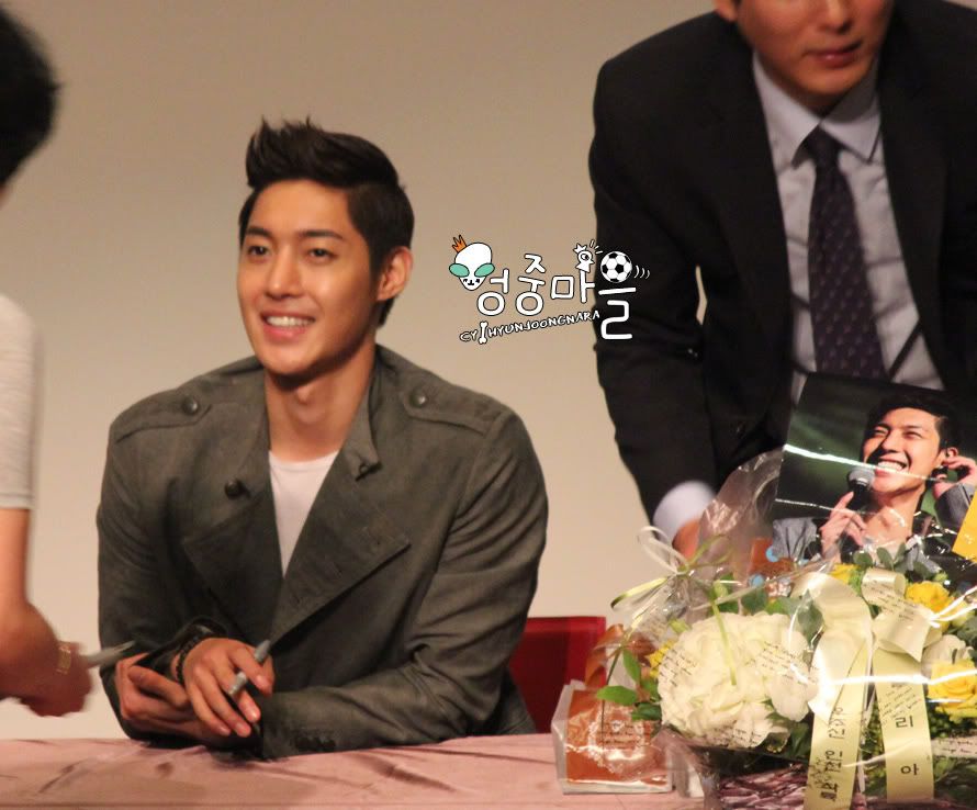 [HJL] ‘Break Down’ album fansign event [25.06.11] 7c21a8d8f7468d603bf3cfbe