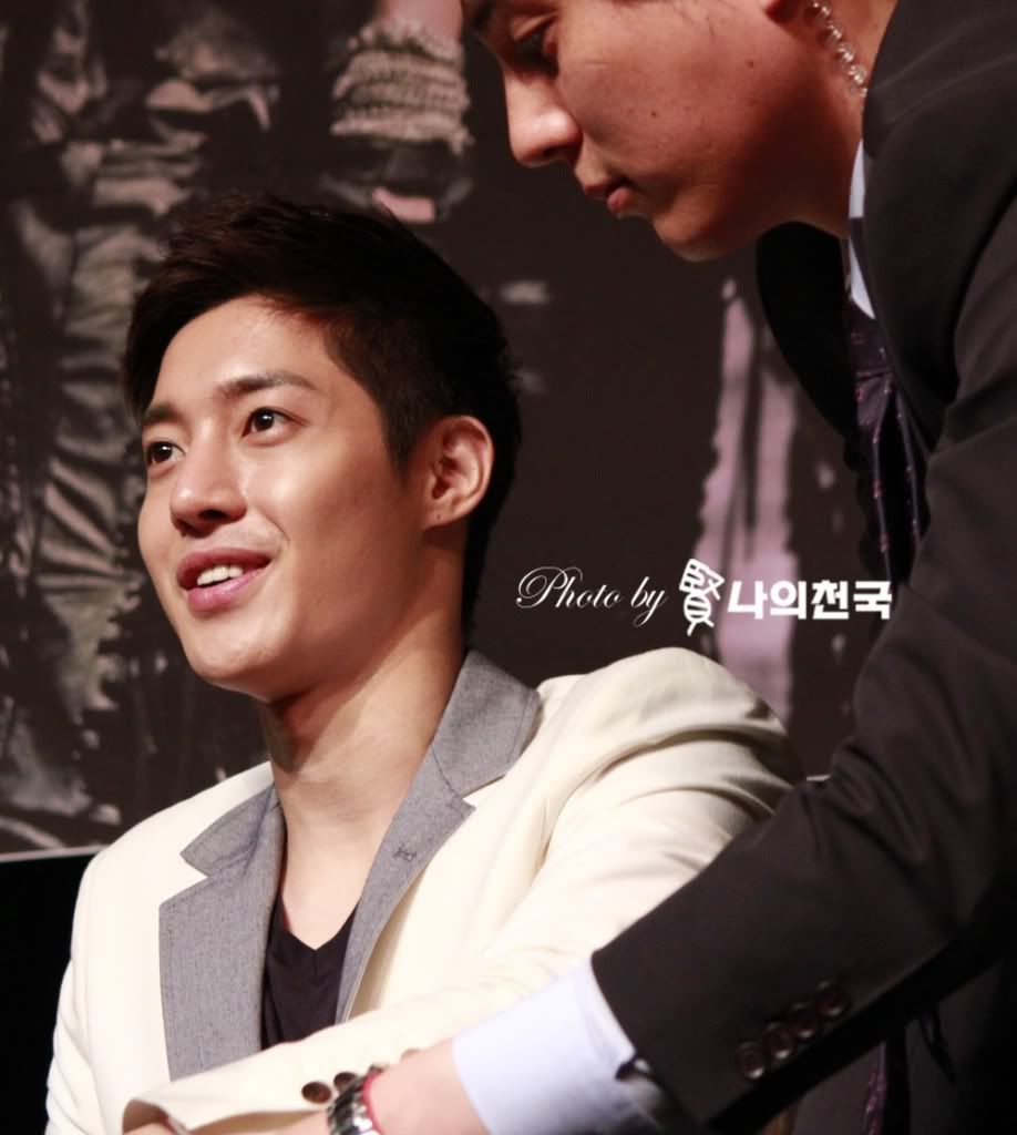 [HJL] ‘Break Down’ album fansign event  8677c26146658d63718da5cf