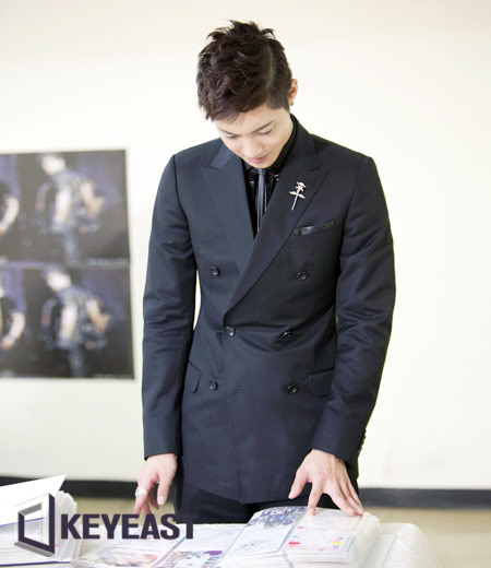 [HJL] Fotos de la web oficial Db584ea9625137cfc9efd06