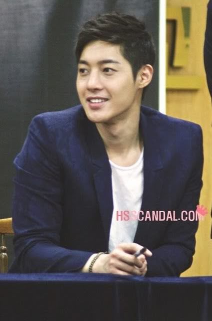 [HJL] ‘Break Down’ album fansign event  [28.06.11] Fddd336a8ca7817f97ca6bf