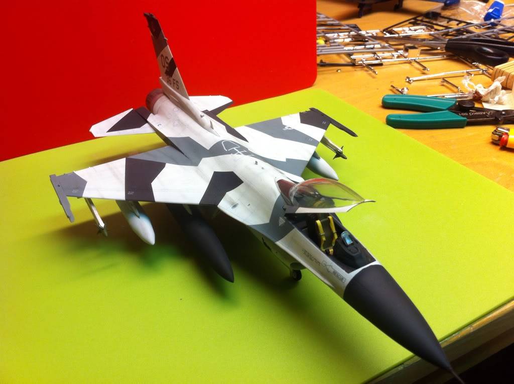 F-16 Black White splinter.Hasegawa 1/48 44bb6baf