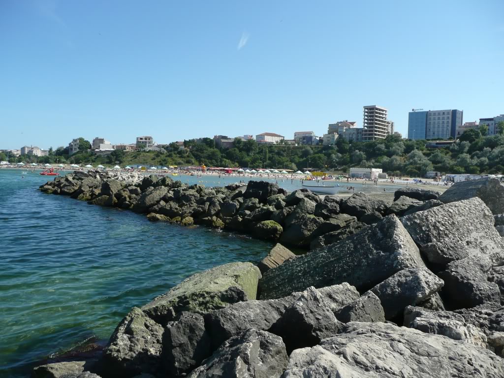 CONSTANTA: PLAJA MODERN SI ZONELE CU IESIRE LA MARE  3PAPUCI3