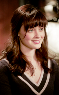 ● Alexis Bledel Ab021