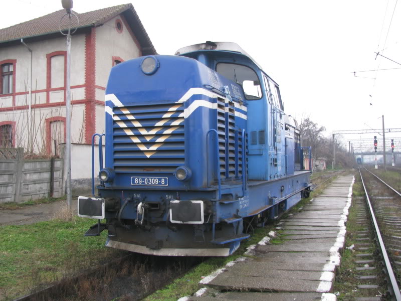 Locomotive clasa 89 - Pagina 2 IMG_5001