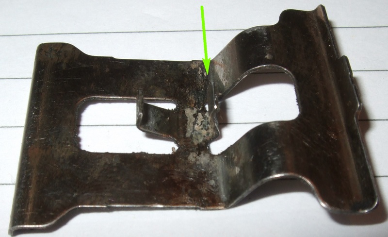 Replacing rear brake pads Rearbrakeclip_zps613aa3b9