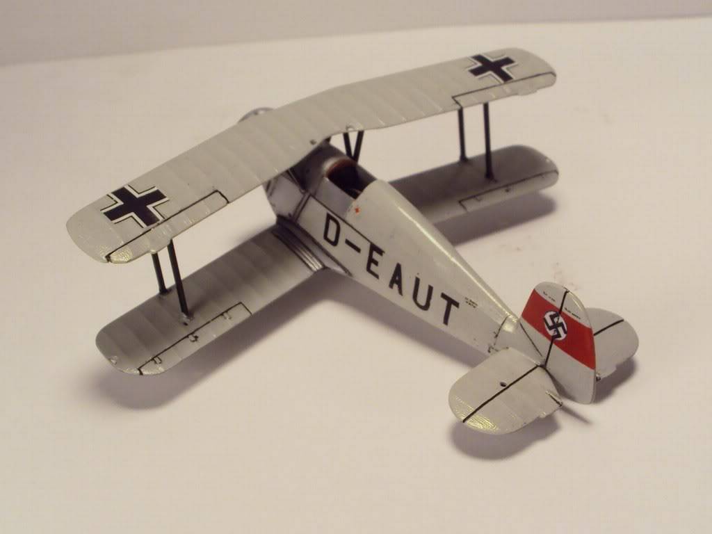 BÜCKER BU-133 1/72 Heller - TERMINADO JUNIO - 04 - 2011 - Página 2 0ad13fdd