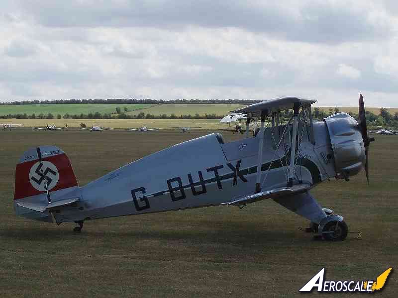 BÜCKER BU-133 1/72 Heller - TERMINADO JUNIO - 04 - 2011 912dc95b