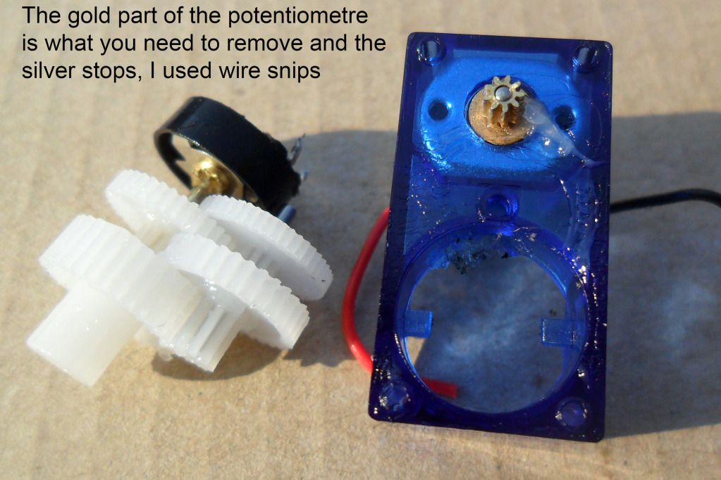 Instructions To Make Continuous Motor From A Servo SAM_1004