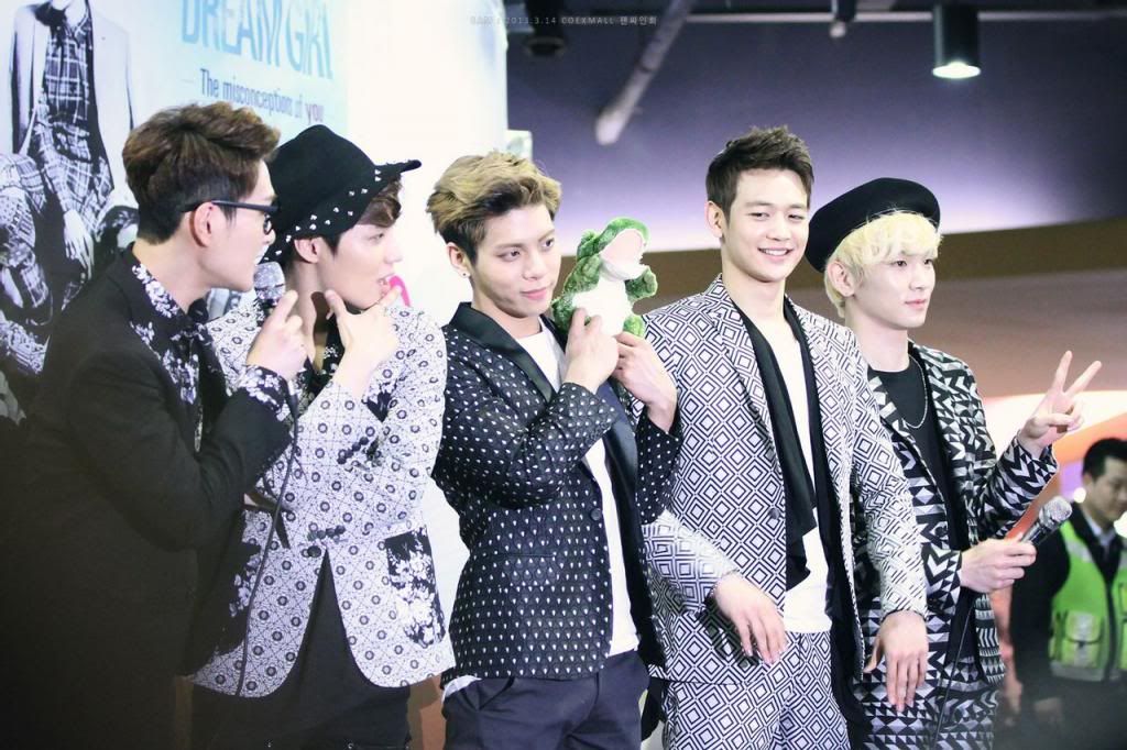 [IMG/140313] SHINee @ 7th 'Dream Girl' Fansing 00_zps80862f3a