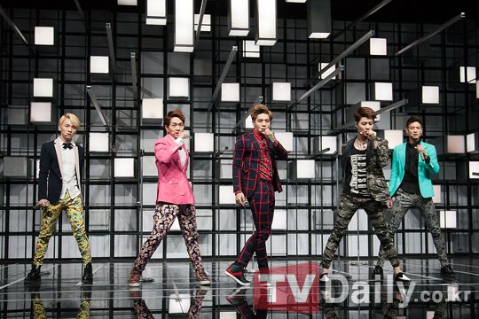 [INFO/230213] SHINee quiere ser un buen ejemplo para los artistas novatos Aa_zps4b0a421e