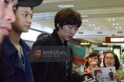 [IMG/170313] Minho llegando al aeropuerto Noi Bai de Hanoi (Vietnam) Minnn_zps107a965f