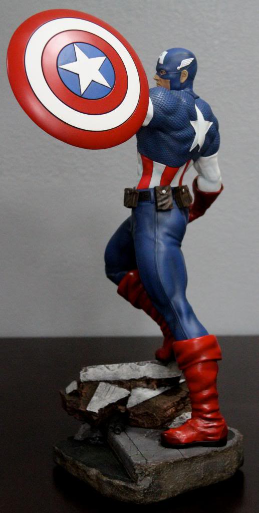 Premium Collectibles : Captain America - Comics Version IMG_4592_zps21bba2f3