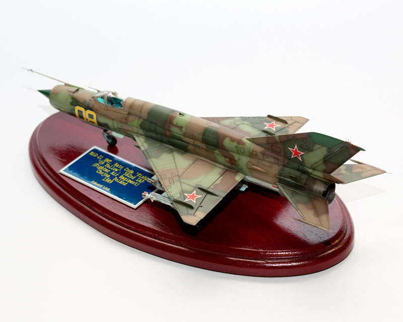 MiG 21 SMT, "09 Jaune...", Eduard. Mig21_4_web_zps8823436e