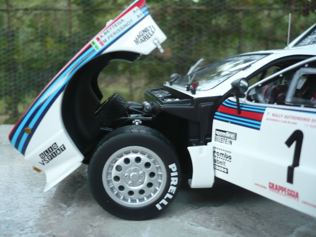 LANCIA 037 Rally KYOSHO P1040273