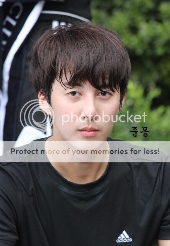 Футболистът Kim Hyung Jun от FC Avengers - Page 11 4d109645d688d43f9be05a2f7c1ed21b0ff43bb1