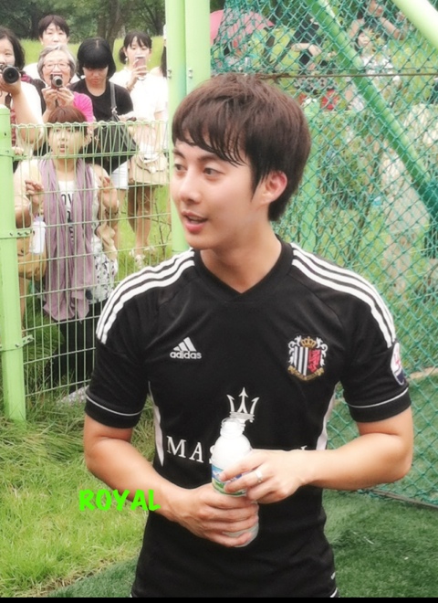 Футболистът Kim Hyung Jun от FC Avengers - Page 11 15d1791ed21b0ef4919d38bddcc451da80cb3eeb