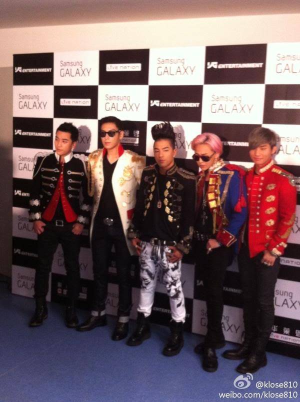 bang - [Pics] Big Bang en la Conferencia de prensa en Shanghai Bigbang-shanghai-press-con-120720_019