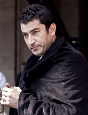 Kenan Imirzalioglu   - Pagina 21 Kenan_943