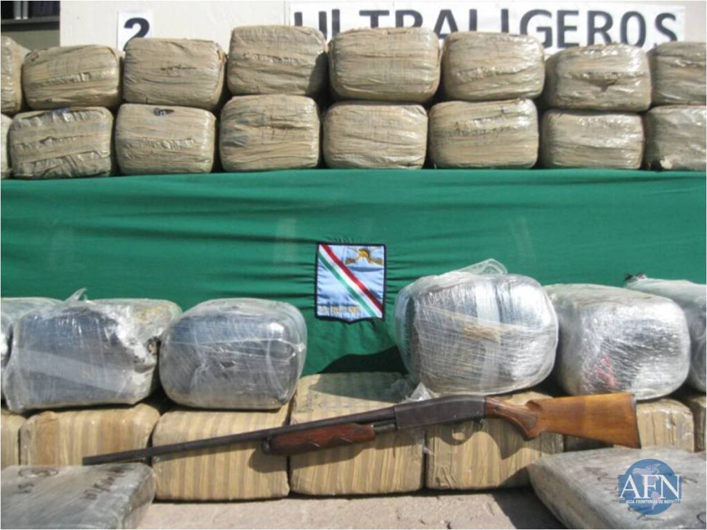 Ultraligeros y marihuana asegura SEDENA en Mexicali 12/Marzo/2011 Incautaejercitodrogaydosaeronaves8