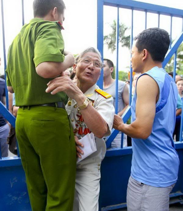 "Đồng bọn" chúng tôi ngày ấy - bây giờ: "Phó thường dân" 542945_447226151973795_100000592429154_1669902_223840214_n