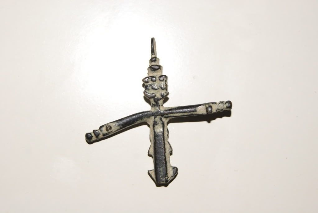 Identificación crucifijo medieval en muy buenas condiciones DSC07808
