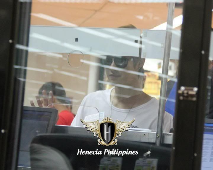 [HJL] Llegando a Filipinas 300873_273322972693946_231614143531496_1190508_6372283_n