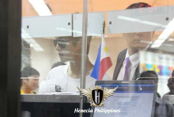 [HJL] Llegando a Filipinas 300873_273322976027279_231614143531496_1190509_7372607_n