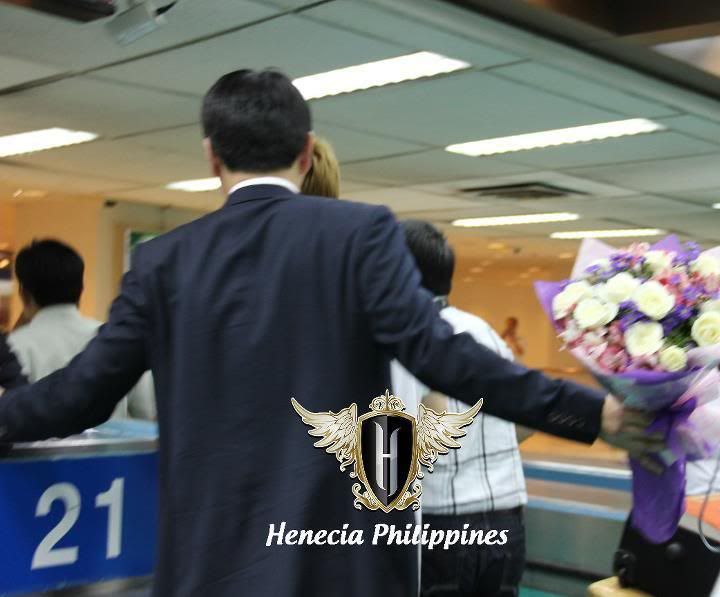 [HJL] Llegando a Filipinas 311254_273323452693898_231614143531496_1190522_3793283_n