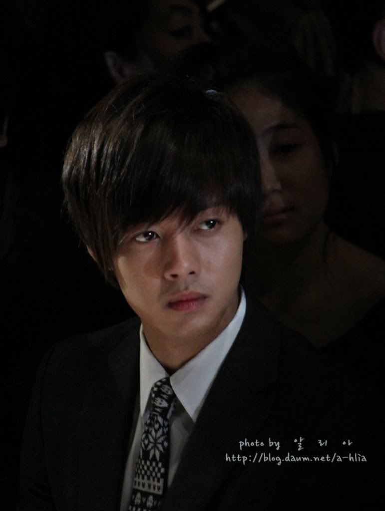 [HJL] F/W Seoul Fashion Week 2010 por MVIO (6) 102E531