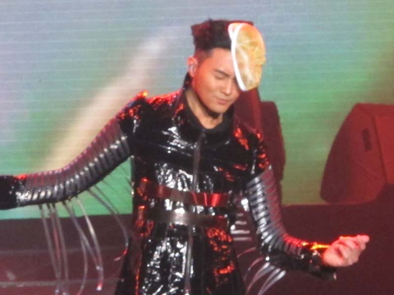 [02/12/2011] Chilam in Concert "I Am an Alian" Guangzhou China  6d81800alian03