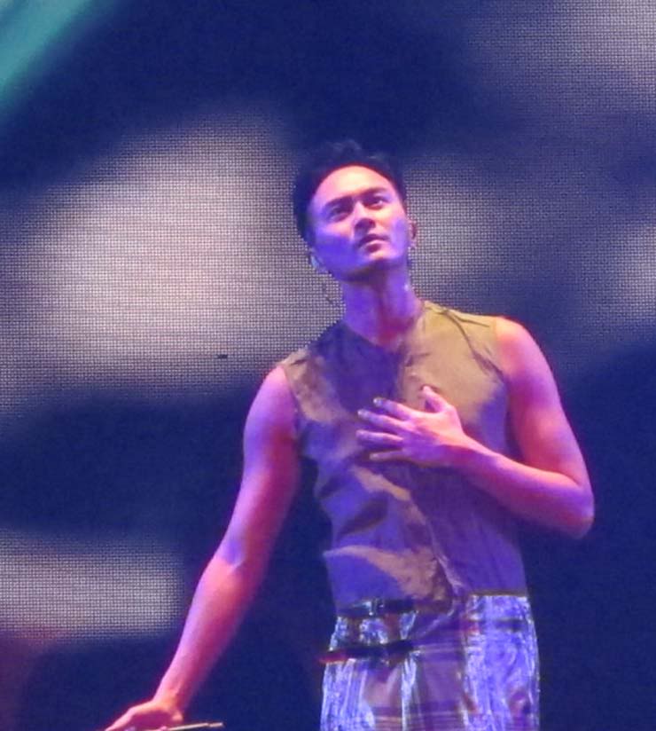 [02/12/2011] Chilam in Concert "I Am an Alian" Guangzhou China  6d81800alian12