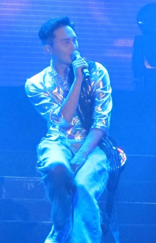 [02/12/2011] Chilam in Concert "I Am an Alian" Guangzhou China  6d81800alian24