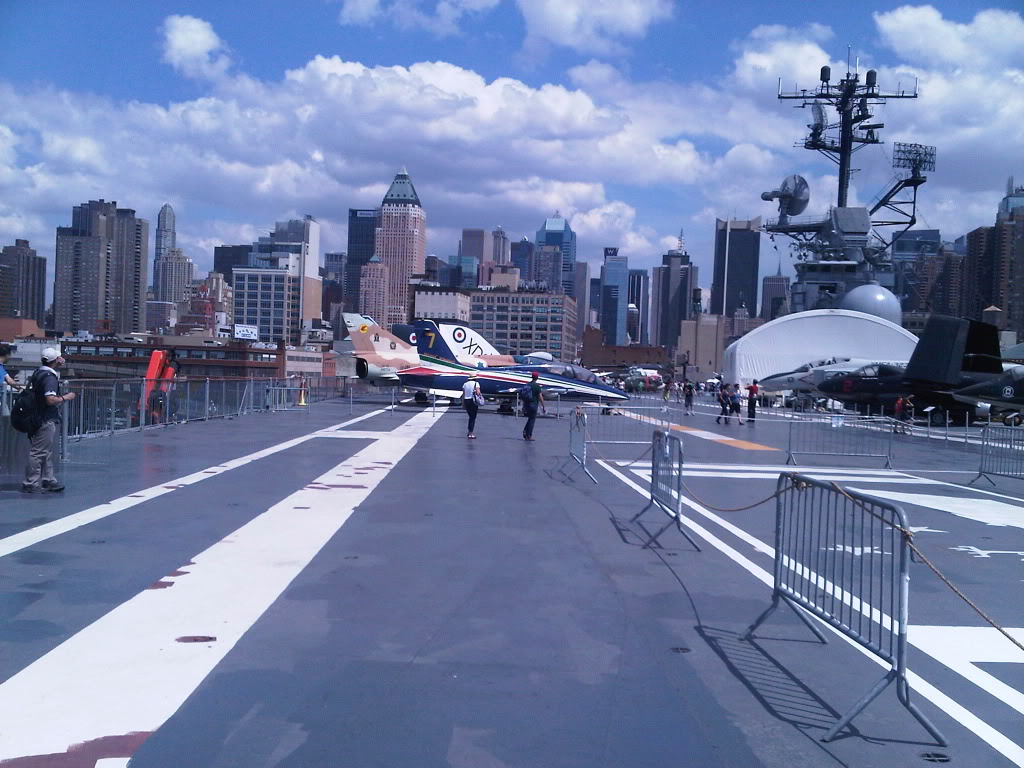 USS Intrepid CV 11 (Port de New York) IMG00086-20110629-1445