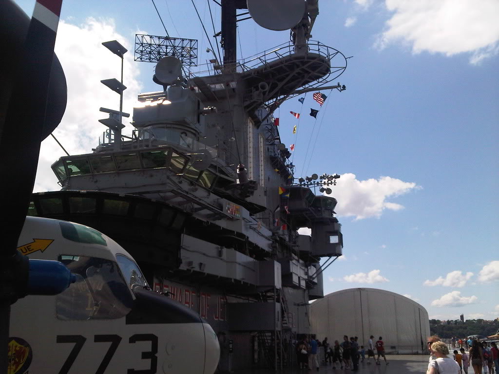 USS Intrepid CV 11 (Port de New York) IMG00107-20110629-1455