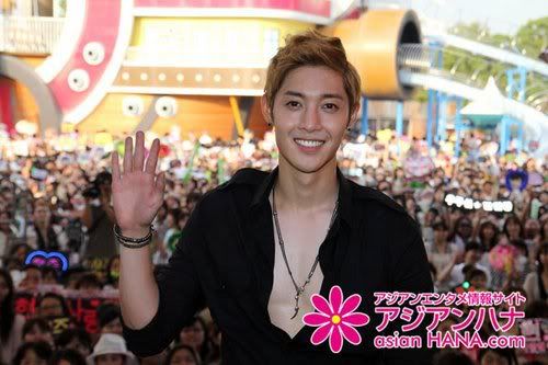 [HJL] ODAIBA Fan Sign - Japan [29.07.2011] (2) 285004_259148140778096_231614143531496_1124112_7878183_n