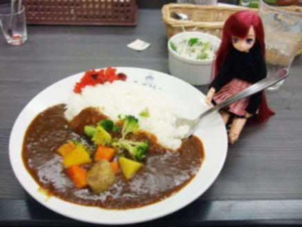 “Bebida gratis si llevas a tu novia”… al estilo Akihabara 106960__438x_mammoth-curry-010