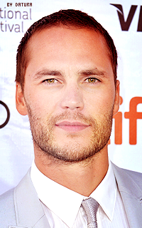 Taylor Kitsch - 200*320 Ny80