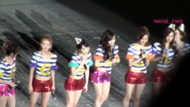 [PICS/GIF][14-09-2011] Yulsic moment in Taiwan - Comeback so hot & sweet! J8qin