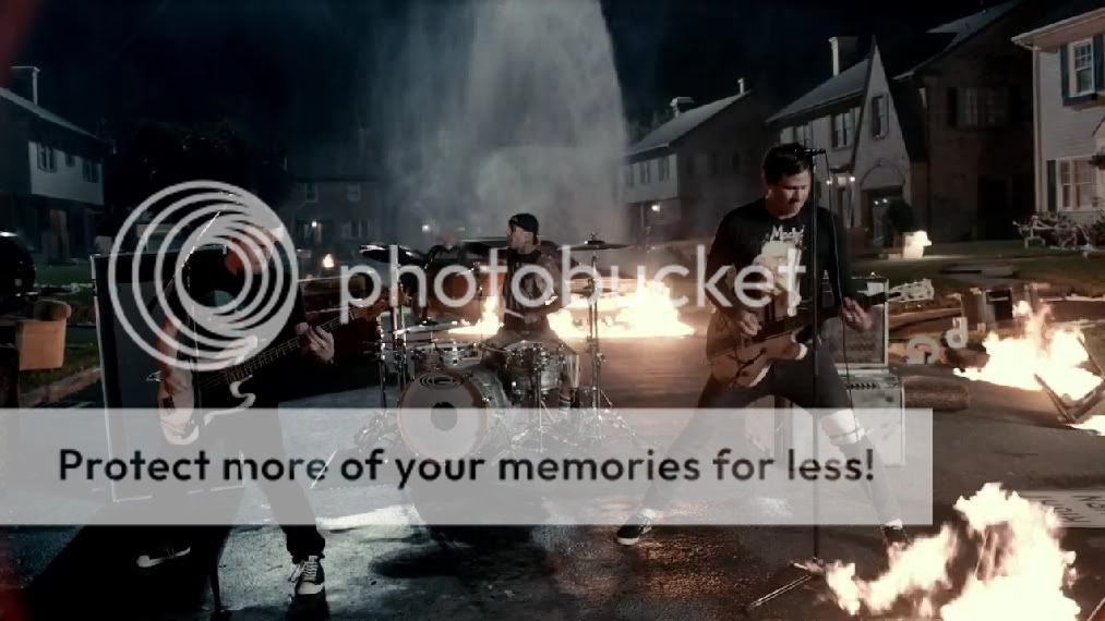 Blink 182 (New Photo) 4