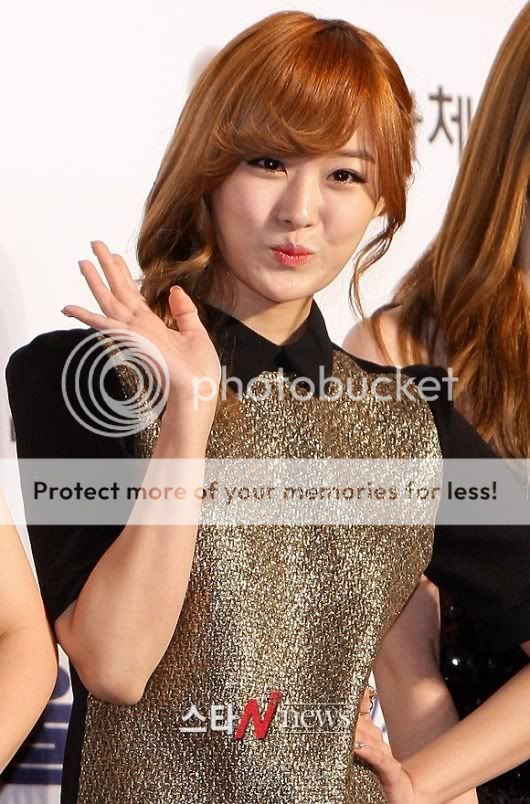 [PHOTOs][19.01.2012]SECRET - Red Carpet@Seoul Music Award Sma-9