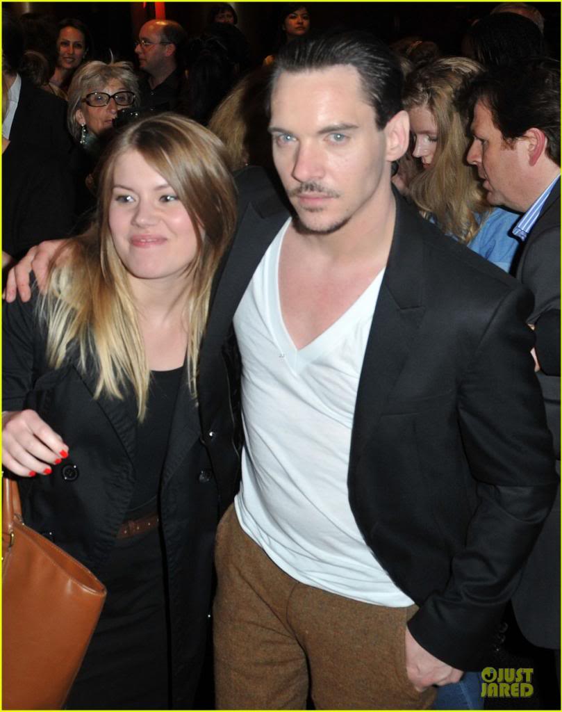 Belle du Seigneur - Page 5 Jonathan-rhys-meyers-belle-du-seigneur-screening-14_zpsffa5f1f4