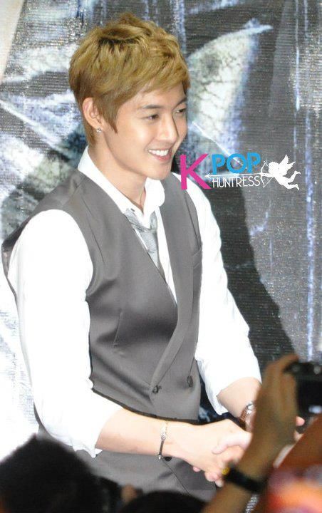 [HJL] BreakDown Hi-FIVE Event en Malasia (2) 185217_270341192992124_231614143531496_1177728_3691476_n