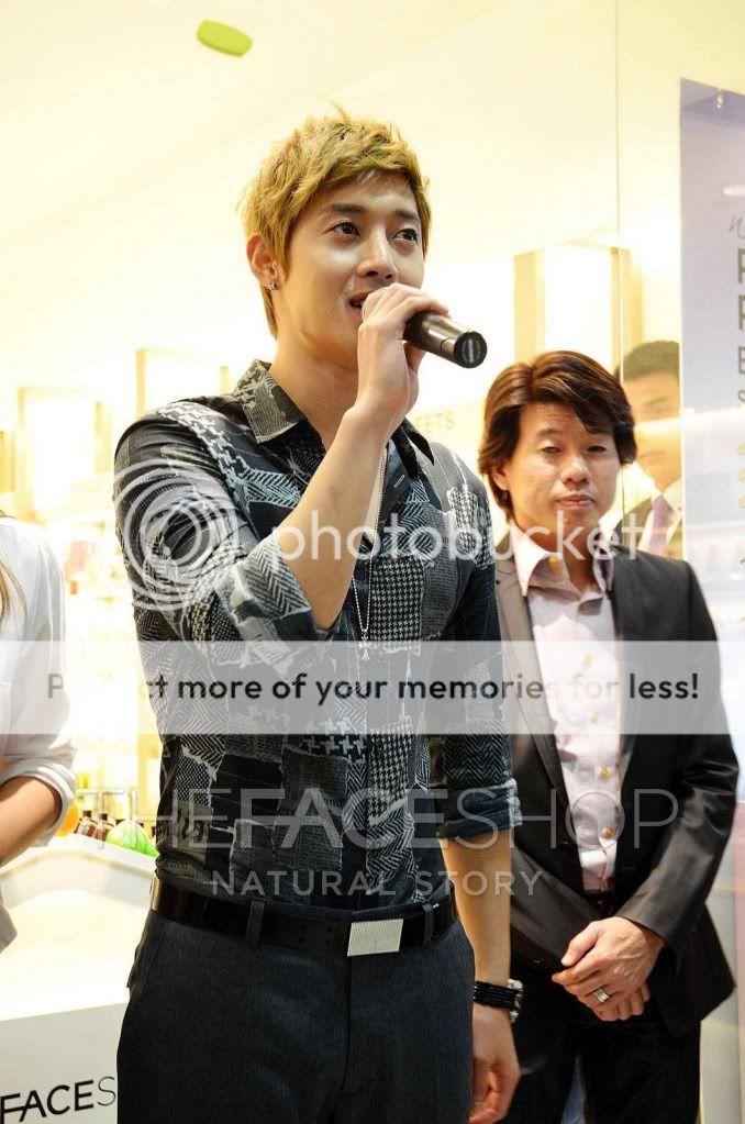 [HJL] Fotos desde The Face Shop Asia Singapur 194619_238932716147850_103802769660846_630810_3203110_o