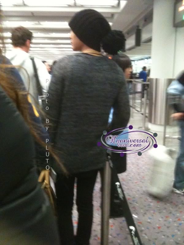 [HJL] Llegando al aeropuerto de HongKong para los Yahoo Buzz awards 209398949