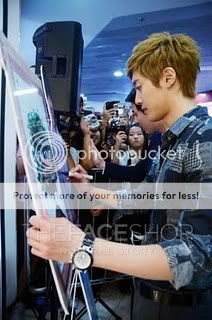 [HJL] Fotos desde The Face Shop Asia Singapur 286517_238935596147562_103802769660846_630851_2147011_o