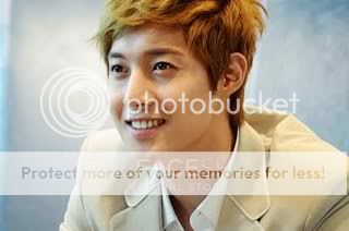 [HJL] Fotos desde The Face Shop Asia Singapur 290555_238929502814838_103802769660846_630761_4644475_o