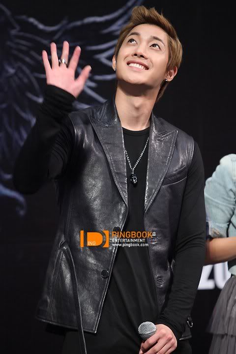 [HJL] High Five Event en Tailandia [23.08.11] 312280_271254452900798_231614143531496_1182877_2467230_n