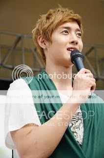 [HJL] Fotos desde The Face Shop Asia Singapur 324789_238946212813167_103802769660846_630951_5830008_o