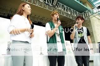 [HJL] Fotos desde The Face Shop Asia Singapur 334567_238945456146576_103802769660846_630940_6062837_o